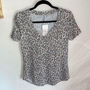 *NWT Z Supply Cheetah Print V-Neck Short Sleeve
